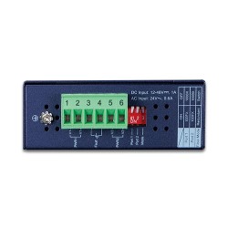 Mediaomvandlare med 2 fiberportar och RJ45-port. Kan t.ex. "ansluta" singelläge med multimode fiber