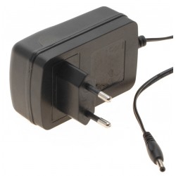 AC-adapter från 100 - 240VAC till 12VDC 3 Amp