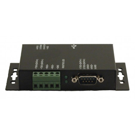 Serieportserver RS422, RS485. Kan drivas från PoE